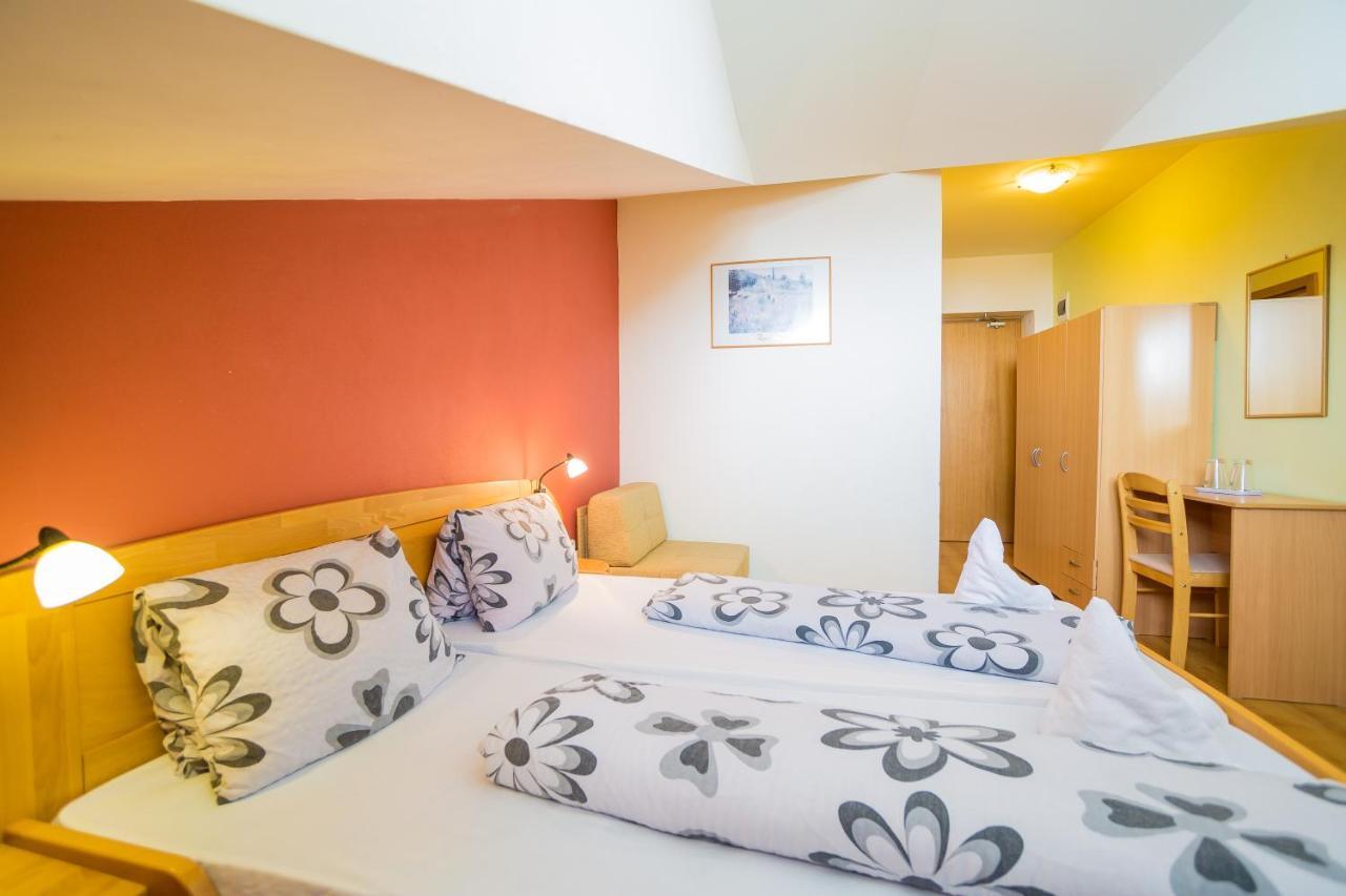 Hotel Euforia Nova Lesna Luaran gambar