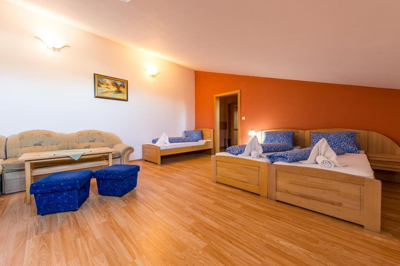 Hotel Euforia Nova Lesna Luaran gambar