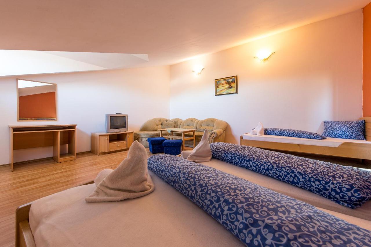 Hotel Euforia Nova Lesna Luaran gambar