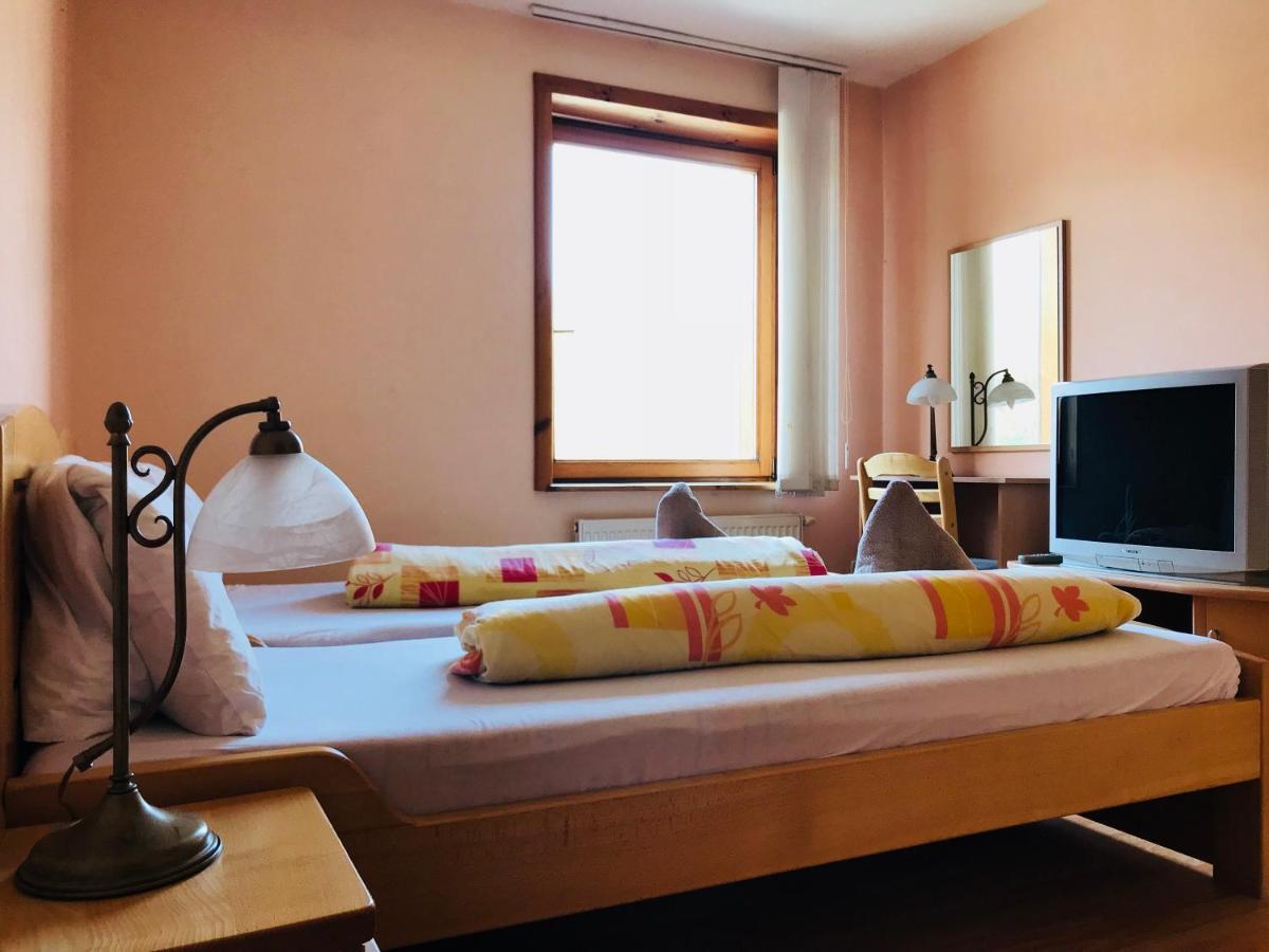 Hotel Euforia Nova Lesna Luaran gambar